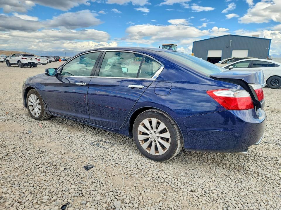69384576 :رقم المزاد ، 1HGCR3F81FA030548 vin ، 2015 Honda Accord مزاد بيع