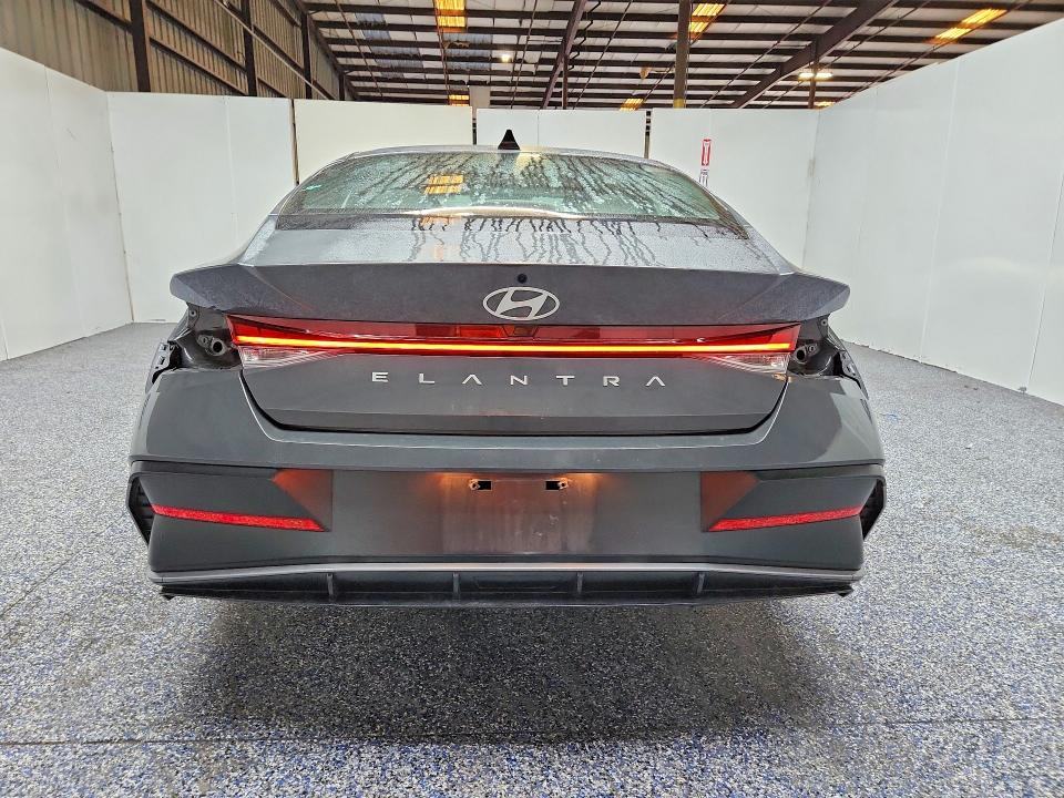 2025 Hyundai Elantra მანქანა იყიდება აუქციონზე, vin: KMHLS4DGXSU000424, აუქციონის ნომერი: 70558536