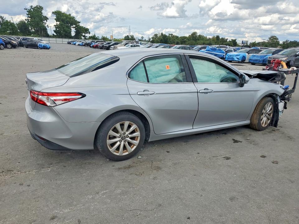 Продажа на аукционе авто 2018 Toyota Camry, vin: 4T1B11HK4JU521052, номер лота: 67898356
