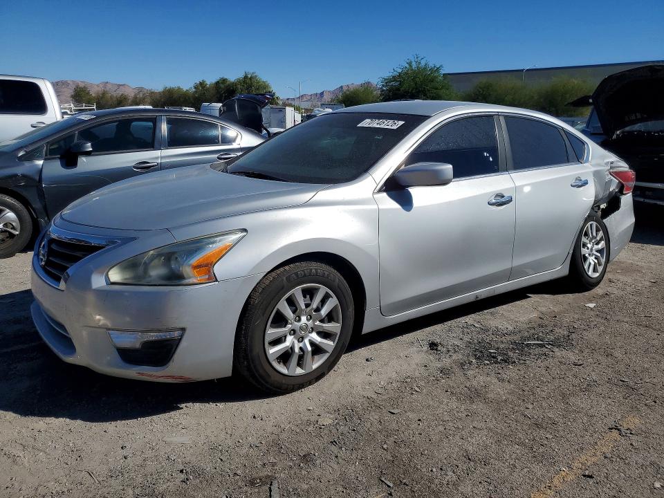 2015 Nissan Altima მანქანა იყიდება აუქციონზე, vin: 1N4AL3AP4FN870845, აუქციონის ნომერი: 70746126
