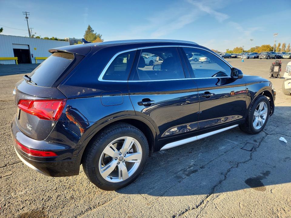 70272796 :رقم المزاد ، WA1BNAFY3J2053451 vin ، 2018 Audi Q5 مزاد بيع