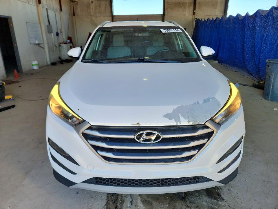 2017 Hyundai Tucson მანქანა იყიდება აუქციონზე, vin: KM8J3CA25HU400827, აუქციონის ნომერი: 70801116