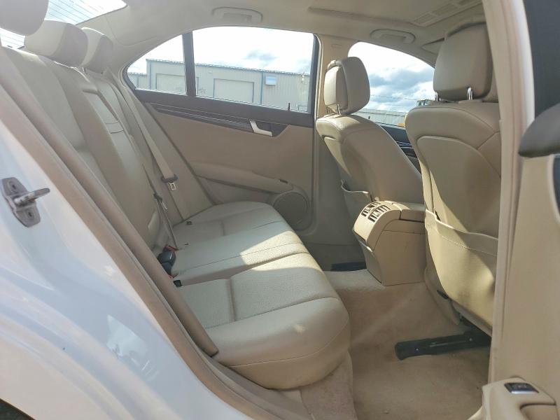Продажа на аукционе авто 2013 Mercedes-benz C, vin: WDDGF8ABXDR266256, номер лота: 69400136