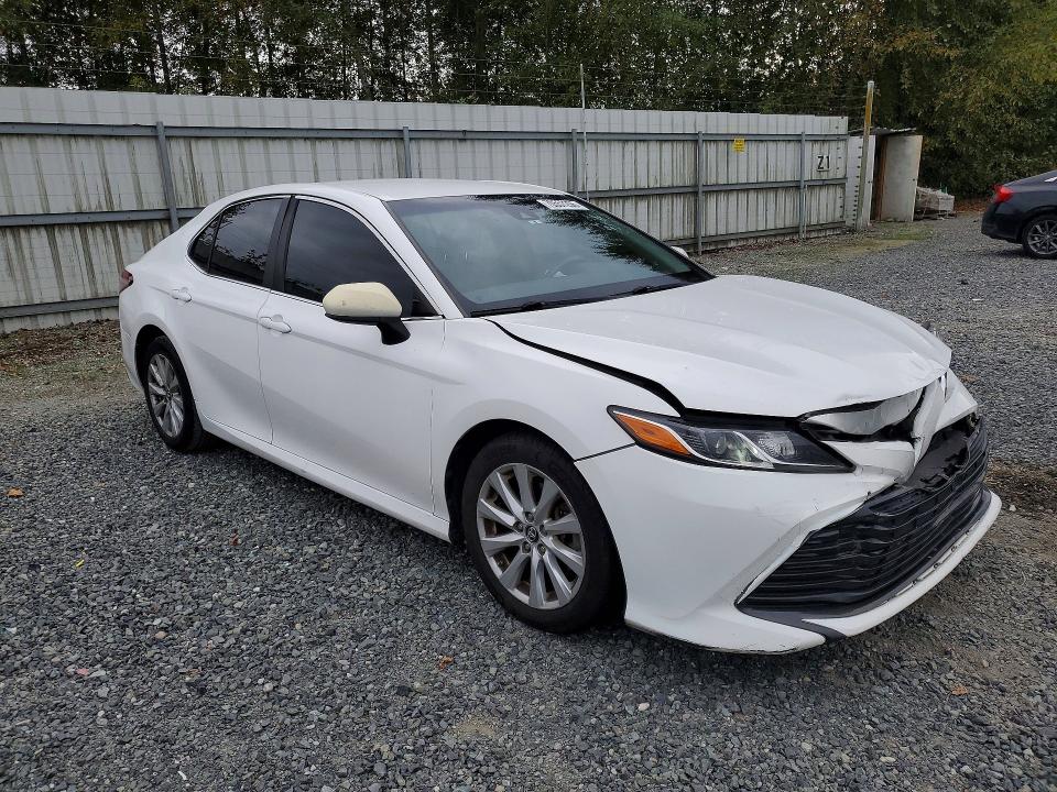 Продаж на аукціоні авто 2018 Toyota Camry, vin: 4T1B11HK9JU626279, номер лоту: 70557256