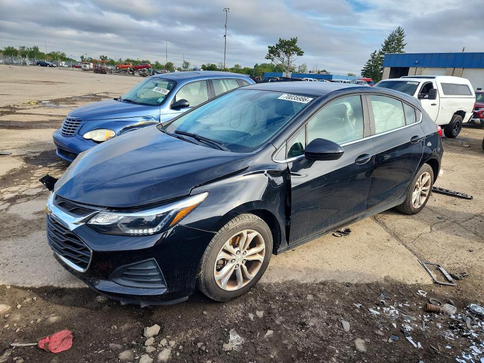 70035986 :رقم المزاد ، 3G1BE6SM9KS573433 vin ، 2019 Chevrolet Cruze مزاد بيع