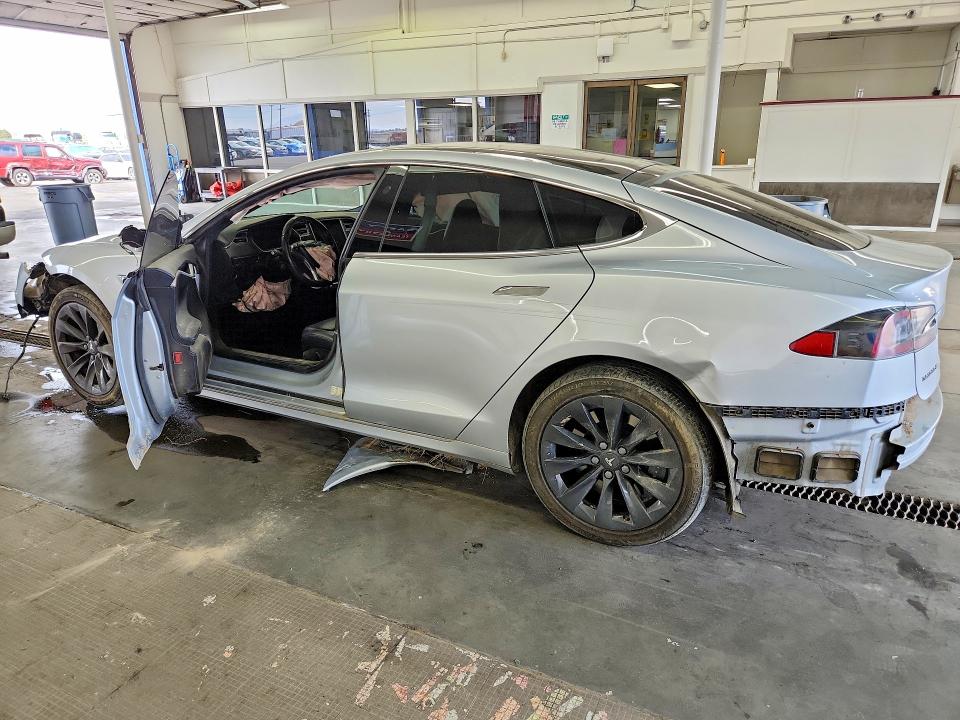 Продаж на аукціоні авто 2018 Tesla Model S, vin: 5YJSA1E23JF247408, номер лоту: 68675426