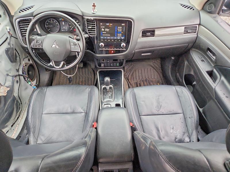 68039116 :رقم المزاد ، JA4AZ3A34LZ035395         vin ، 2020 Mitsubishi Outlander مزاد بيع