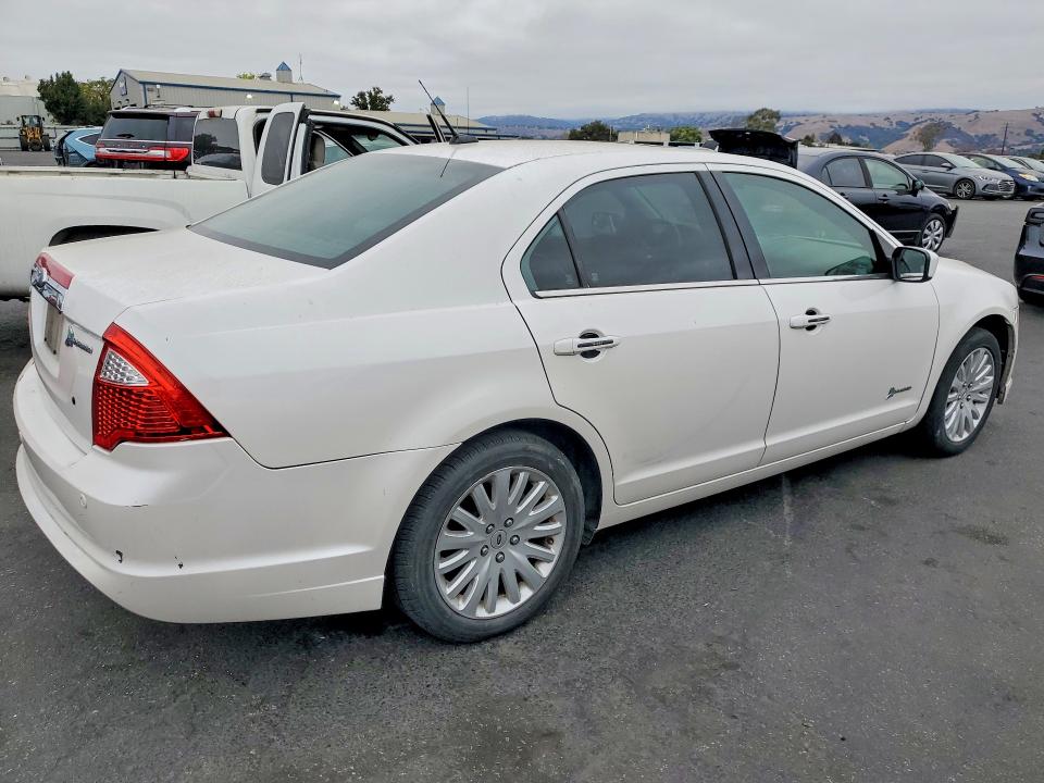 2011 Ford Fusion მანქანა იყიდება აუქციონზე, vin: 3FADP0L31BR242288, აუქციონის ნომერი: 69620386