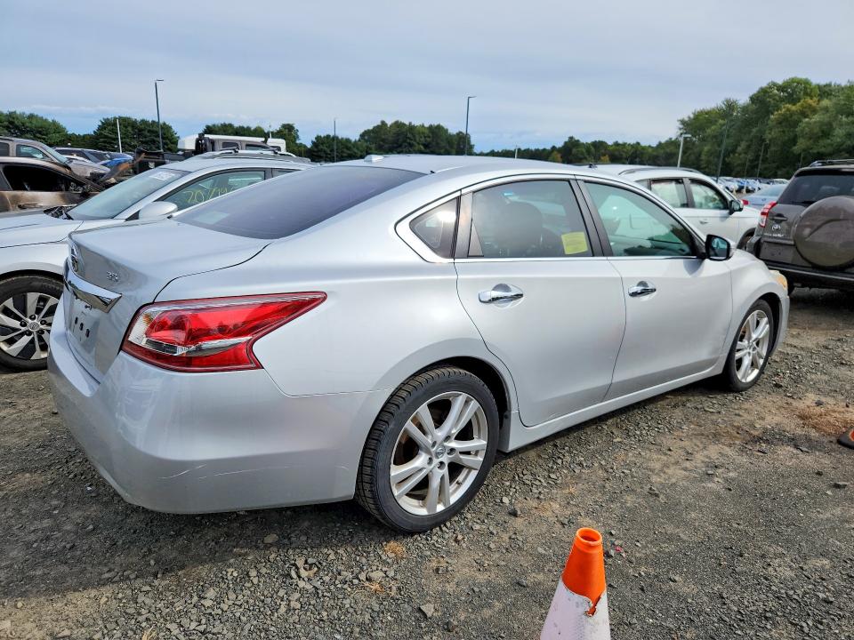 2013 Nissan Altima მანქანა იყიდება აუქციონზე, vin: 1N4BL3AP8DN401291, აუქციონის ნომერი: 70608856