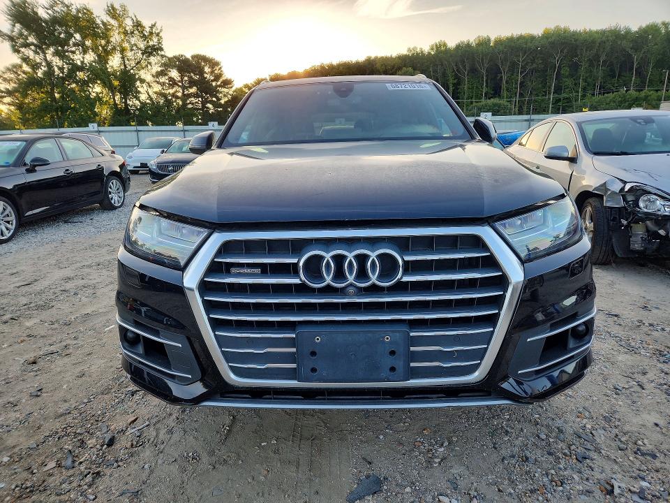 Продажа на аукционе авто 2017 Audi Q7, vin: WA1LAAF76HD005450, номер лота: 68721016