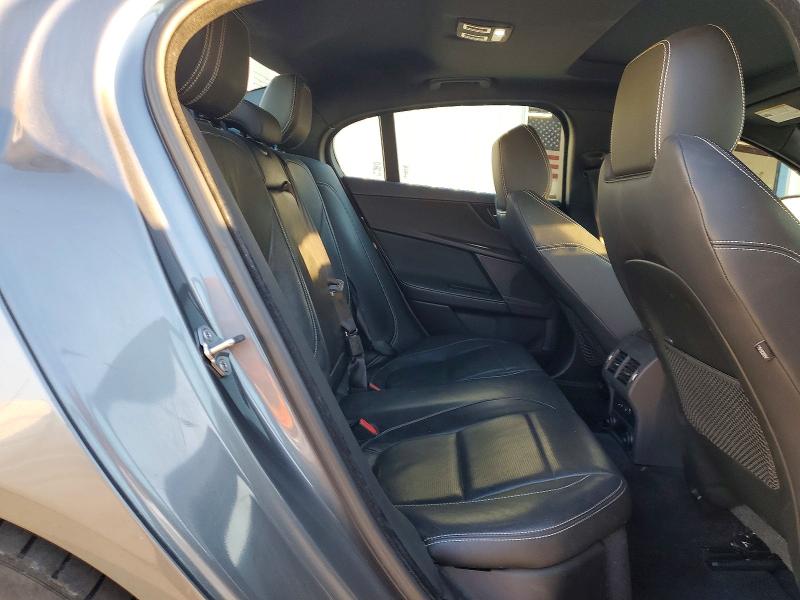 71261056 :رقم المزاد ، SAJAM4FV2JCP16998 vin ، 2018 Jaguar Xe مزاد بيع