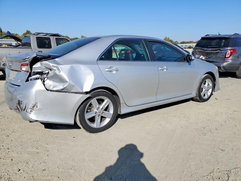 71292176 :رقم المزاد ، 4T1BF1FK8EU774112 vin ، 2014 Toyota Camry مزاد بيع