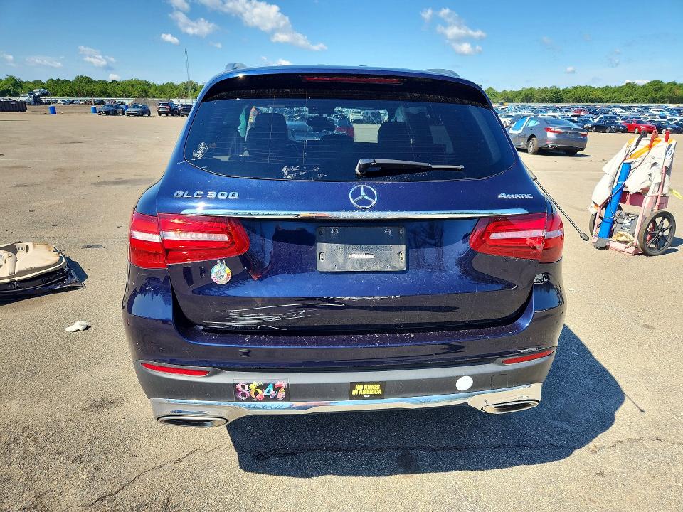 67218546 :رقم المزاد ، WDC0G4KB2JF428324 vin ، 2018 Mercedes-benz Glc مزاد بيع