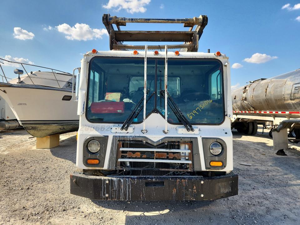 67975006 :رقم المزاد ، 1M2AV17C8DM010359 vin ، 2013 Mack Mru633 مزاد بيع