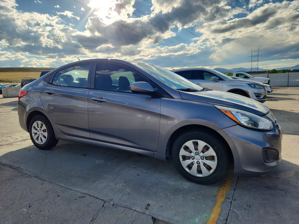 67543896 :رقم المزاد ، KMHCT4AE8FU908487 vin ، 2015 Hyundai Accent مزاد بيع