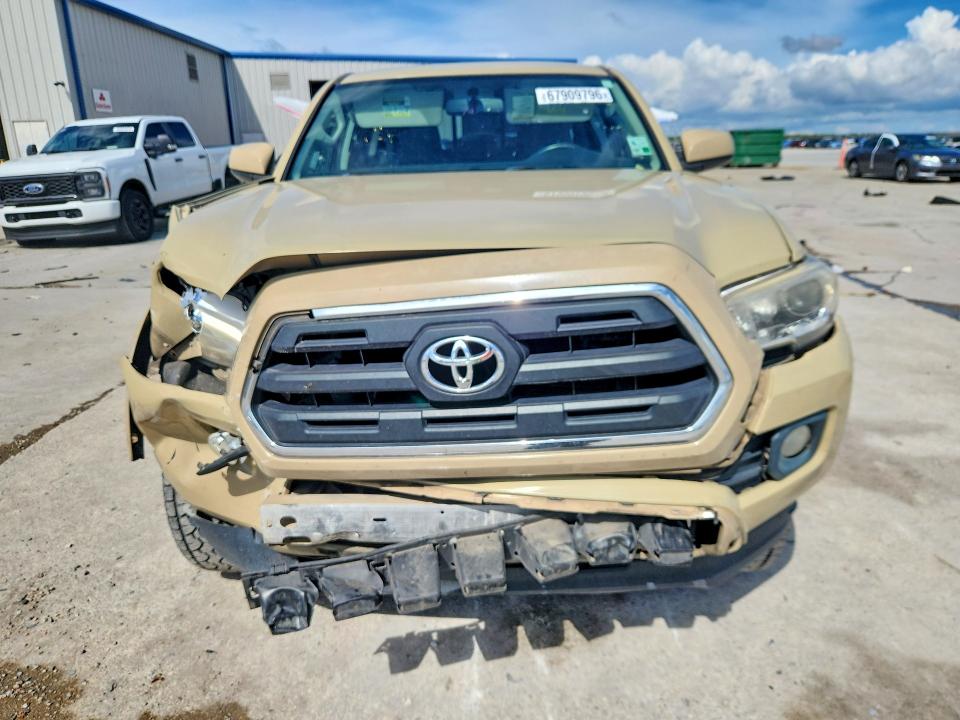 Auction sale of the 2017 Toyota Tacoma, vin: 5TFCZ5AN5HX061096, lot number: 67909796