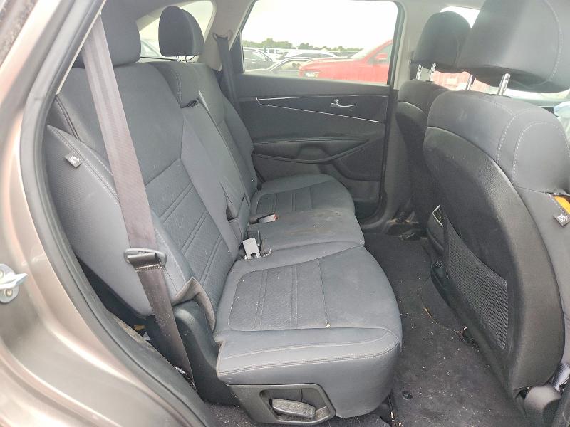 67279716 :رقم المزاد ، 5XYPG4A35HG297654 vin ، 2017 Kia Sorento مزاد بيع