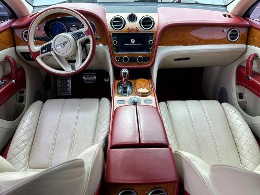 2017 Bentley Bentayga მანქანა იყიდება აუქციონზე, vin: SJAAC2ZV0HC015180, აუქციონის ნომერი: 64972116