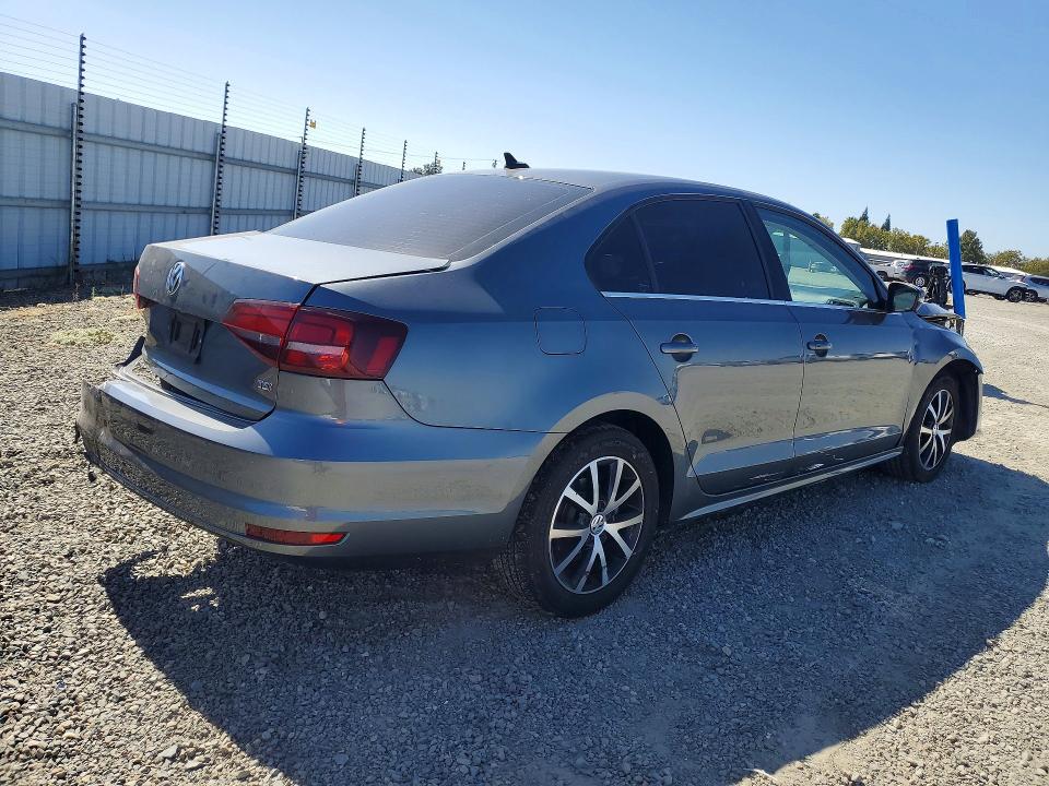 69096506 :رقم المزاد ، 3VWDB7AJ6JM227541 vin ، 2018 Volkswagen Jetta مزاد بيع