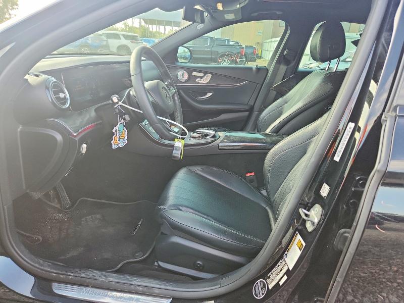 69201926 :رقم المزاد ، WDDZF4JB2JA407414 vin ، 2018 Mercedes-benz E مزاد بيع