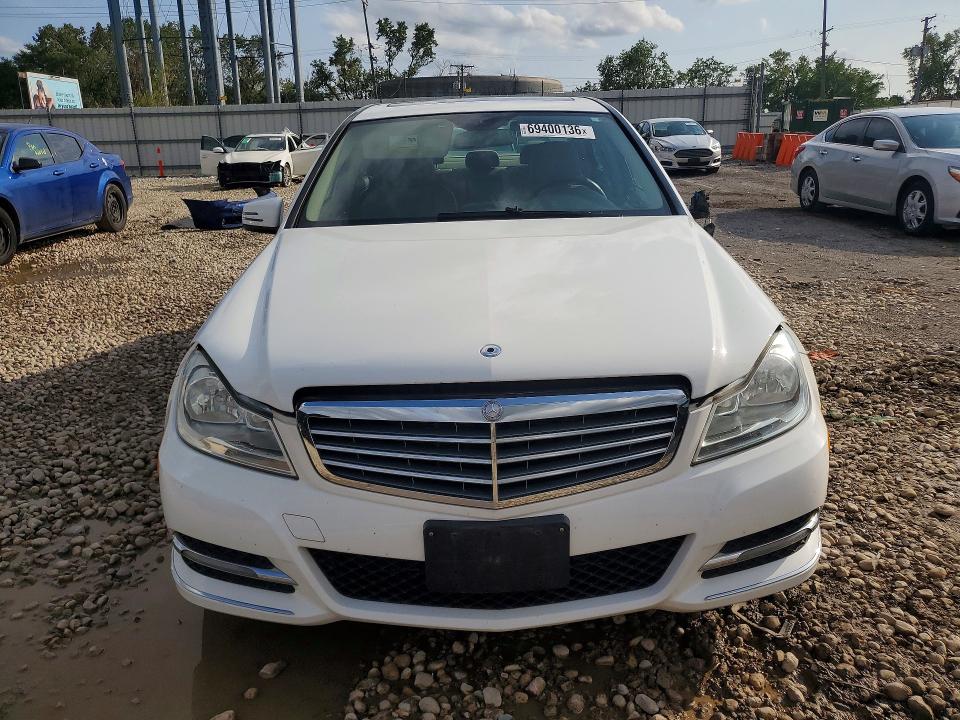 Продажа на аукционе авто 2013 Mercedes-benz C, vin: WDDGF8ABXDR266256, номер лота: 69400136