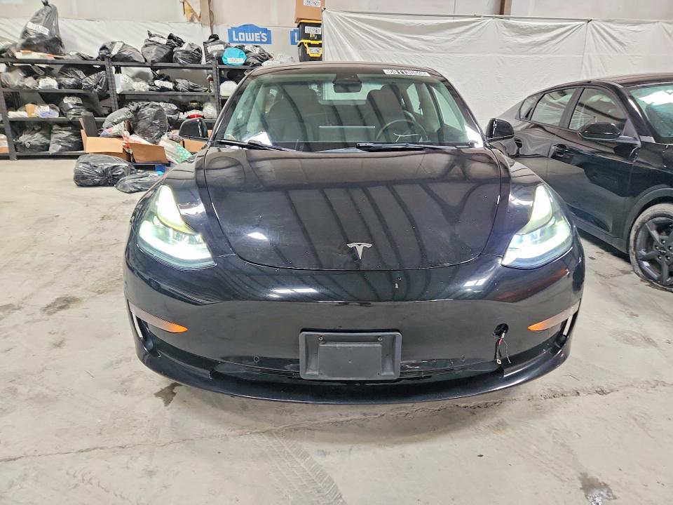 68113006 :رقم المزاد ، 5YJ3E1EA9NF369003 vin ، 2022 Tesla Model 3 مزاد بيع