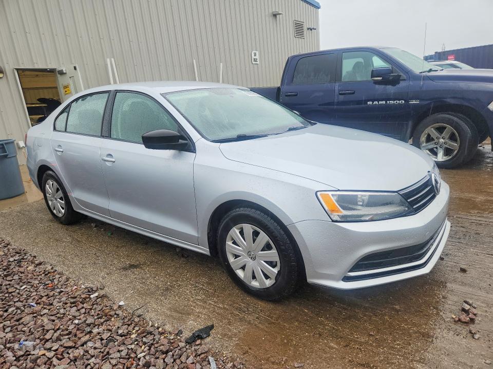 68635516 :رقم المزاد ، 3VW267AJXGM223576 vin ، 2016 Volkswagen Jetta مزاد بيع