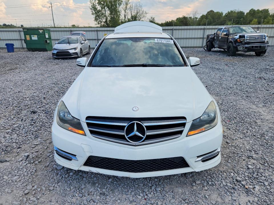 67011586 :رقم المزاد ، WDDGF4HB7EA952561 vin ، 2014 Mercedes-benz C مزاد بيع