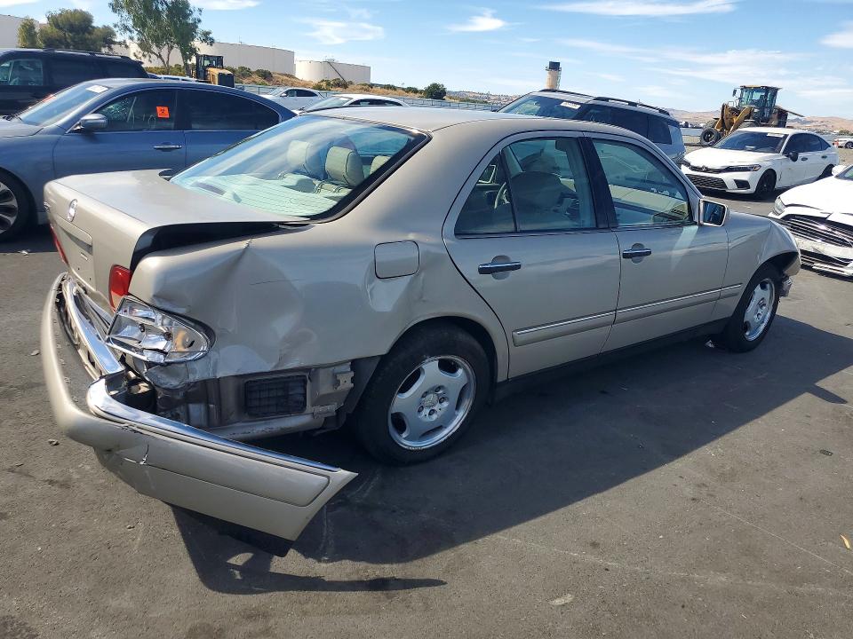 Продажа на аукционе авто 1999 Mercedes-benz E, vin: WDBJF70H7XA815686, номер лота: 68604526