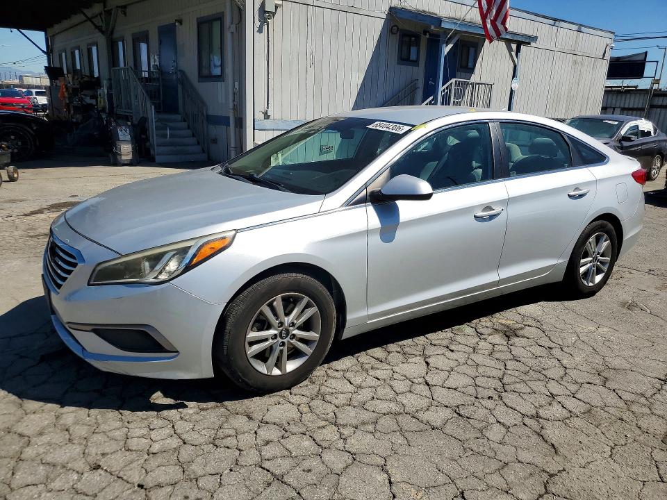 68404306 :رقم المزاد ، 5NPE24AF5HH557589 vin ، 2017 Hyundai Sonata مزاد بيع