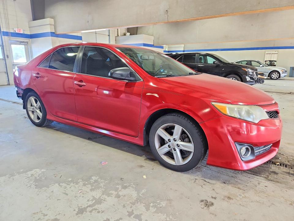 2014 Toyota Camry მანქანა იყიდება აუქციონზე, vin: 4T1BF1FK8EU764616, აუქციონის ნომერი: 69708076
