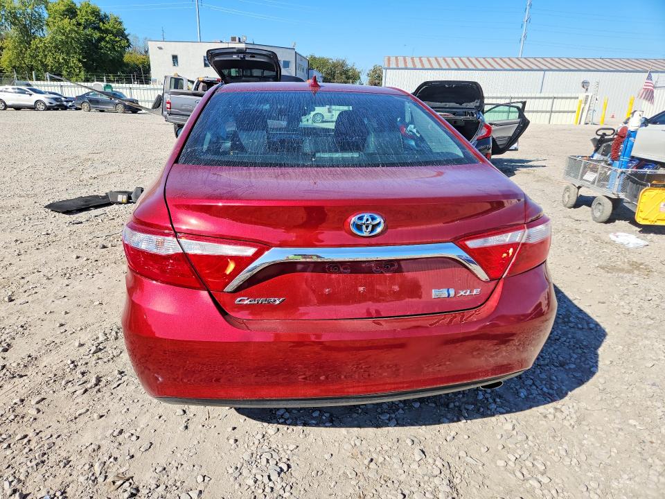 2017 Toyota Camry Hybrid მანქანა იყიდება აუქციონზე, vin: 4T1BD1FK6HU204300, აუქციონის ნომერი: 70712026