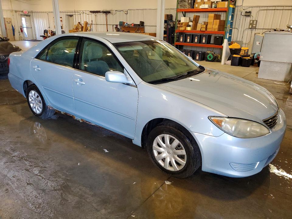 69807696 :رقم المزاد ، 4T1BE32K25U968302 vin ، 2005 Toyota Camry مزاد بيع