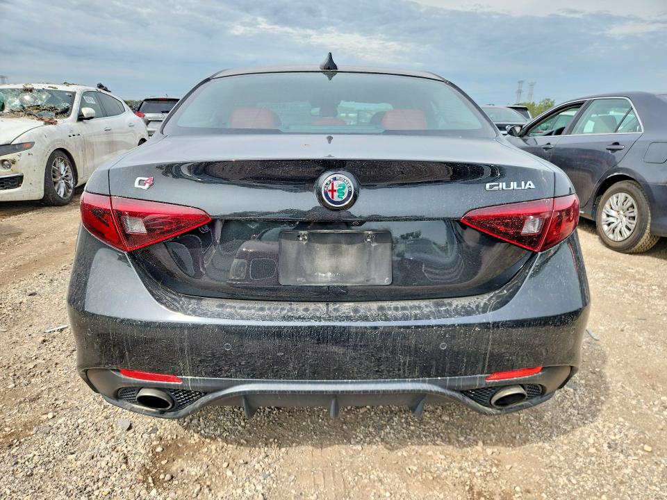 2018 Alfa Romeo Giulia მანქანა იყიდება აუქციონზე, vin: ZARFAEEN9J7567038, აუქციონის ნომერი: 67939526