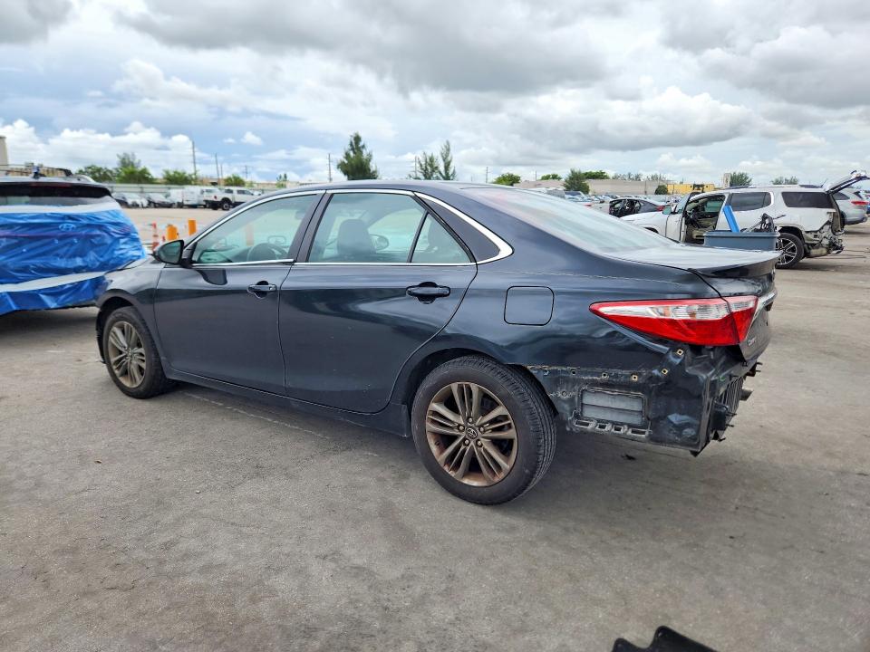70127706 :رقم المزاد ، 4T1BF1FK0HU342635 vin ، 2017 Toyota Camry مزاد بيع