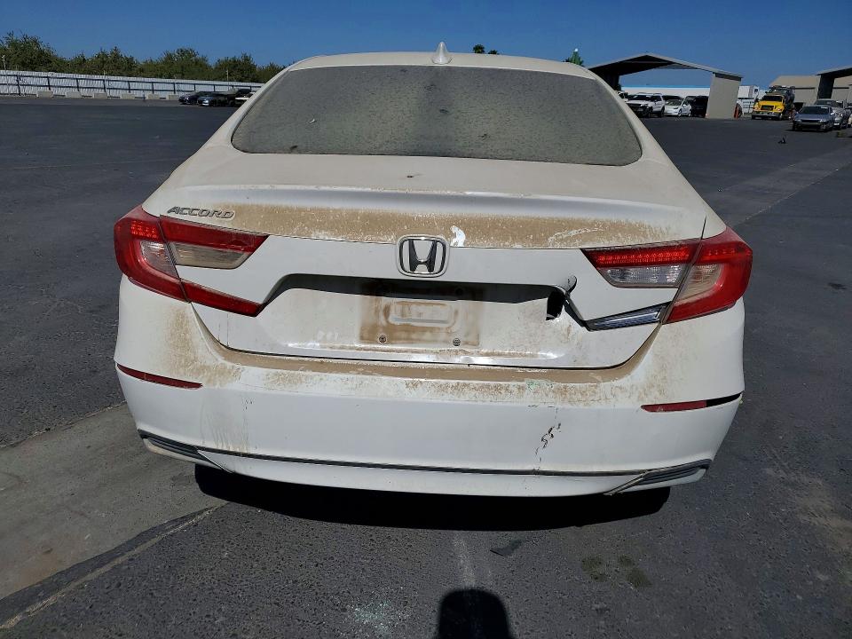Продажа на аукционе авто 2018 Honda Accord, vin: 1HGCV1F17JA114272, номер лота: 70781666