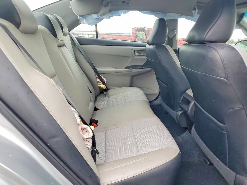 68200276 :رقم المزاد ، 4T1BF1FK1FU023886 vin ، 2015 Toyota Camry مزاد بيع