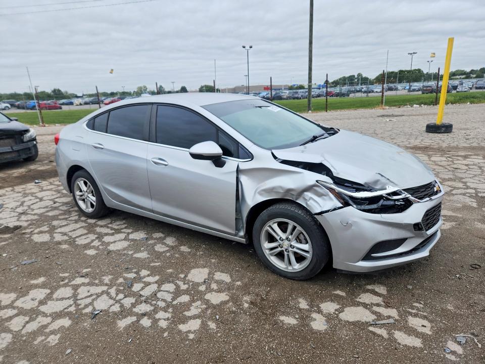 69513096 :رقم المزاد ، 1G1BE5SM4J7169205 vin ، 2018 Chevrolet Cruze مزاد بيع