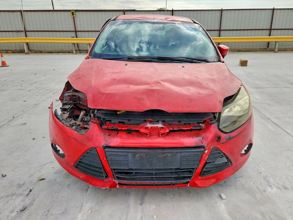 67872426 :رقم المزاد ، 1FADP3F24EL451905 vin ، 2014 Ford Focus مزاد بيع