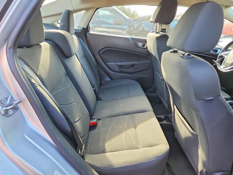70177546 :رقم المزاد ، 3FADP4BJ2FM138144 vin ، 2015 Ford Fiesta مزاد بيع