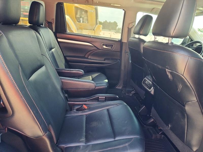Продажа на аукционе авто 2018 Toyota Highlander, vin: 5TDKZRFH5JS546811, номер лота: 70347216
