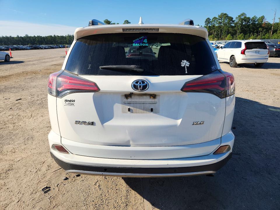 71102466 :رقم المزاد ، JTMWFREV3JJ744544 vin ، 2018 Toyota Rav4 مزاد بيع