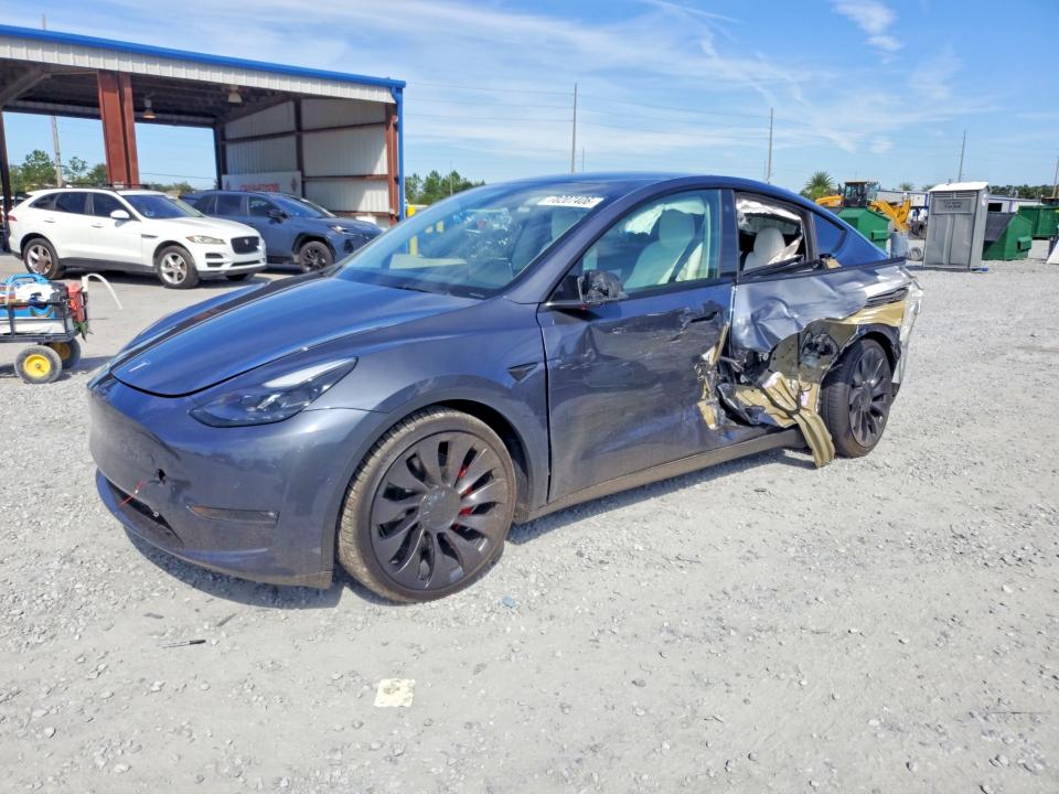 70207406 :رقم المزاد ، 7SAYGDEF1NF505012 vin ، 2022 Tesla Model Y مزاد بيع