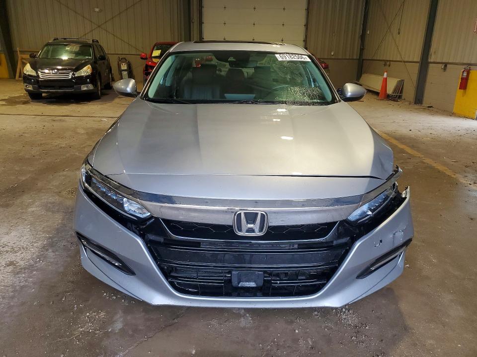 69182506 :رقم المزاد ، 1HGCV3F56KA002501 vin ، 2019 Honda Accord مزاد بيع