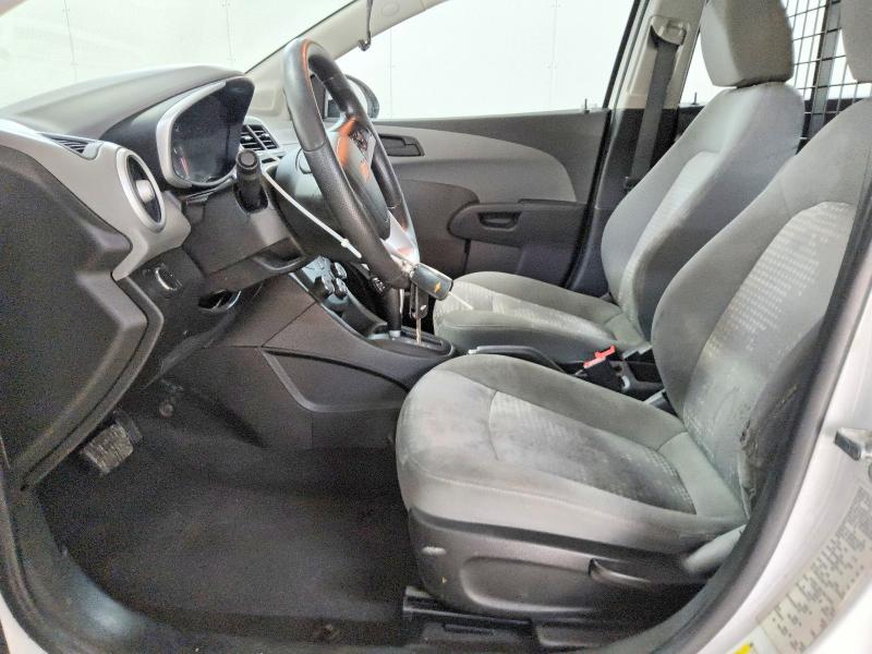 68978786 :رقم المزاد ، 1G1JG6SH2J4105180 vin ، 2018 Chevrolet Sonic مزاد بيع