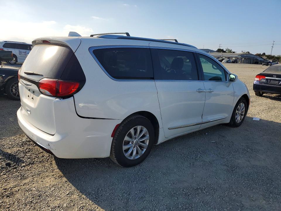 2019 Chrysler Pacifica მანქანა იყიდება აუქციონზე, vin: 2C4RC1BG1KR560889, აუქციონის ნომერი: 69811406