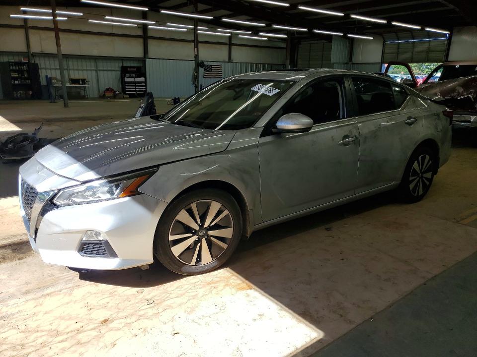 70633496 :رقم المزاد ، 1N4BL4DW1NN305612 vin ، 2022 Nissan Altima مزاد بيع