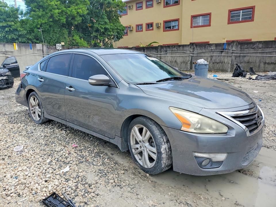 67977026 :رقم المزاد ، 1N4BL3APXEC134264 vin ، 2014 Nissan Altima مزاد بيع