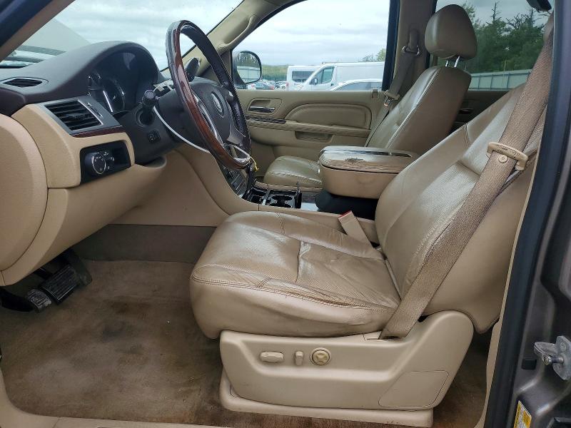 2011 Cadillac Escalade მანქანა იყიდება აუქციონზე, vin: 1GYS4AEF5BR328667, აუქციონის ნომერი: 70841836