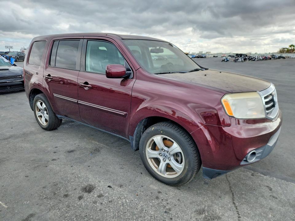 67314146 :رقم المزاد ، 5FNYF4H51FB059576 vin ، 2015 Honda Pilot مزاد بيع